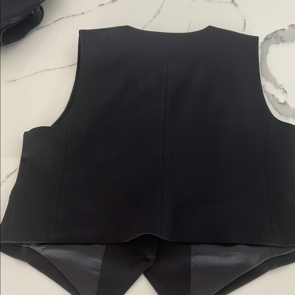 Black Button-Up Vest - Picture 3 of 5